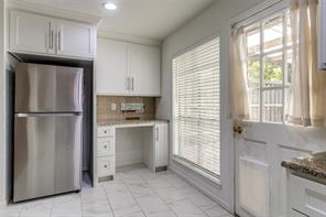 7618 Pebblestone Drive - Photo 9