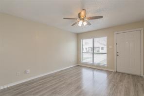 2760 Parkchester Drive - Photo 3