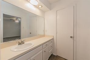2760 Parkchester Drive - Photo 32