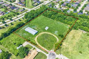 800 Twin Oaks Drive - Photo 1