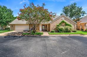 822 Ashford Court - Photo 1