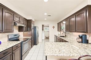 5609 Fm 126 - Photo 10