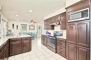 5609 Fm 126 - Photo 4