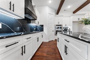 300 Seacross Court - Photo 10