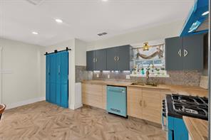 10520 Lippitt Avenue - Photo 15