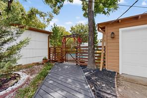 10520 Lippitt Avenue - Photo 33