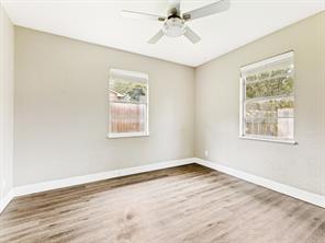 325 Walnut Avenue - Photo 13