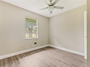 325 Walnut Avenue - Photo 17
