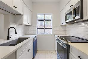 1700 Amelia Court - Photo 1