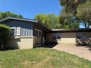 2800 W Fuller Avenue - Photo 1