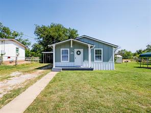 904 W 1st Street - Photo 1