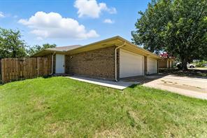 6905 W Cleburne Road - Photo 2