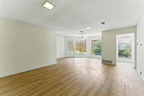 6905 W Cleburne Road - Photo 8