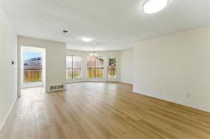 6905 W Cleburne Road - Photo 9