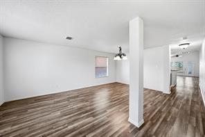 5228 Boxwood Lane - Photo 3