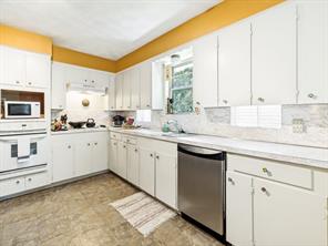 8125 Hunnicut Road - Photo 16