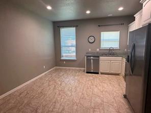 122 Katy Street - Photo 2