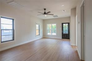 311 Throckmorton - Photo 3