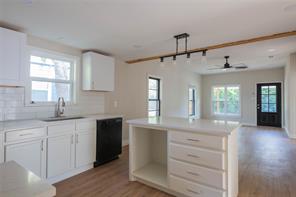 311 Throckmorton - Photo 5