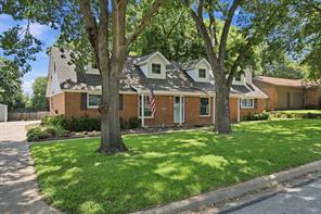1301 Colonial Court - Photo 1