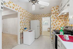 1301 Colonial Court - Photo 10