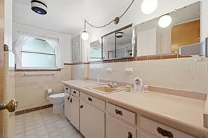 1301 Colonial Court - Photo 14