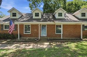 1301 Colonial Court - Photo 3