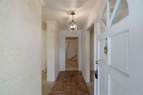 1301 Colonial Court - Photo 5