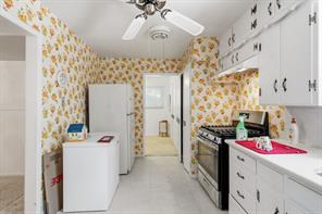 1301 Colonial Court - Photo 9