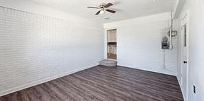 902 S US Highway 281 - Photo 8