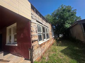 1100 E Walker Street - Photo 3