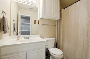 702 Champlain Court - Photo 19