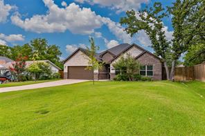 110 E Iriquois Drive - Photo 2