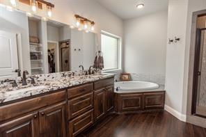 110 E Iriquois Drive - Photo 30