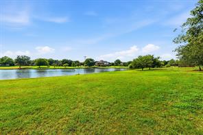220 Meadow Lake Court - Photo 4