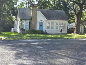 810 N Main - Photo 1