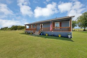 1237 Private Road 4219 - Photo 2