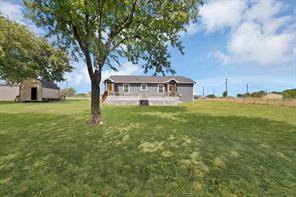 1237 Private Road 4219 - Photo 28