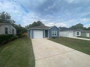 1009 Dubois Street - Photo 2