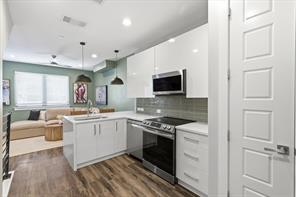 1118 Galveston Avenue - Photo 1