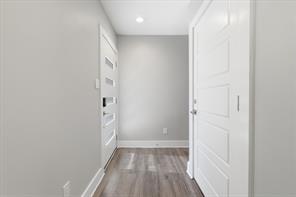 1118 Galveston Avenue - Photo 11