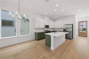 328 Chestnut Street - Photo 3