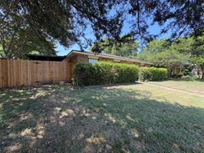 7222 Hedge Drive - Photo 2