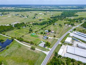 7811 FM 35 - Photo 3