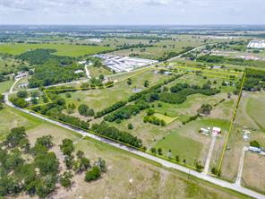 7811 FM 35 - Photo 4