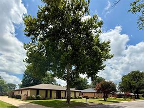 3005 Anthony Drive - Photo 2