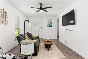 322 E Walnut Street - Photo 10