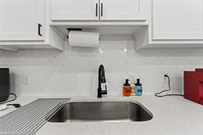 322 E Walnut Street - Photo 16