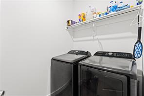 322 E Walnut Street - Photo 32