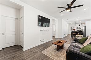 322 E Walnut Street - Photo 4